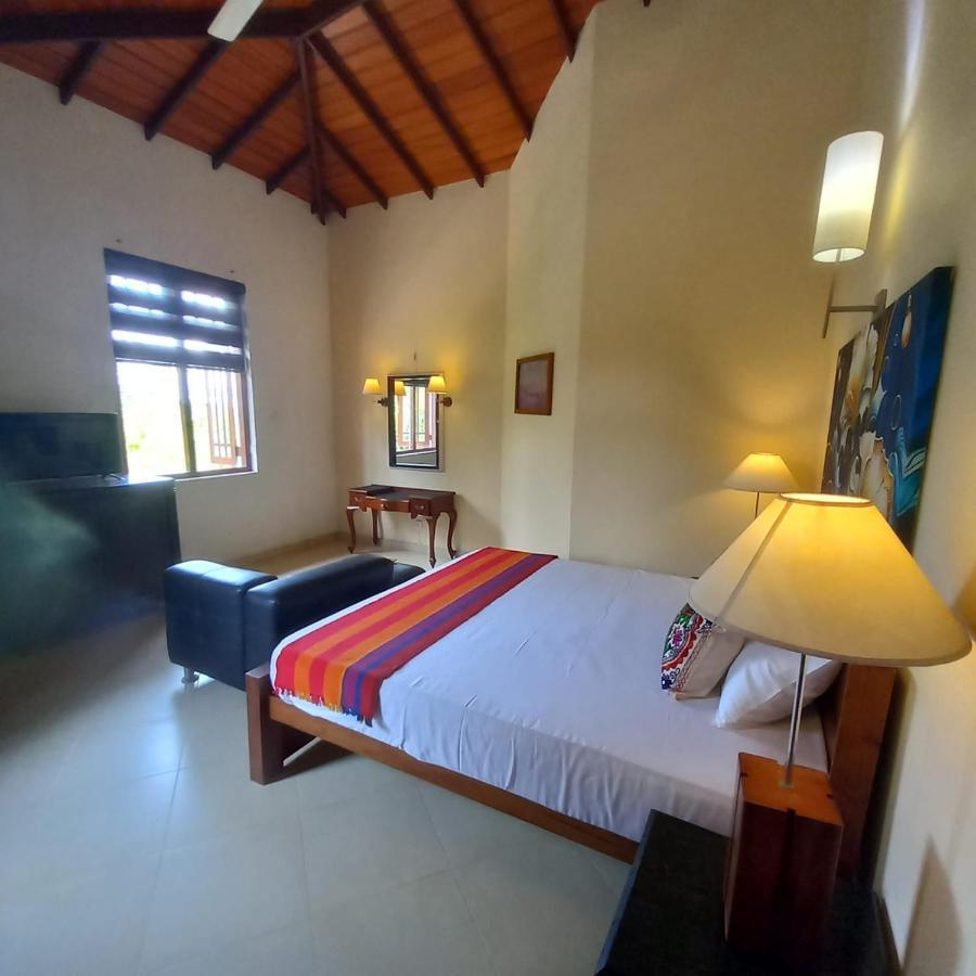 Crown Hills Kandy Inn Bagian luar foto