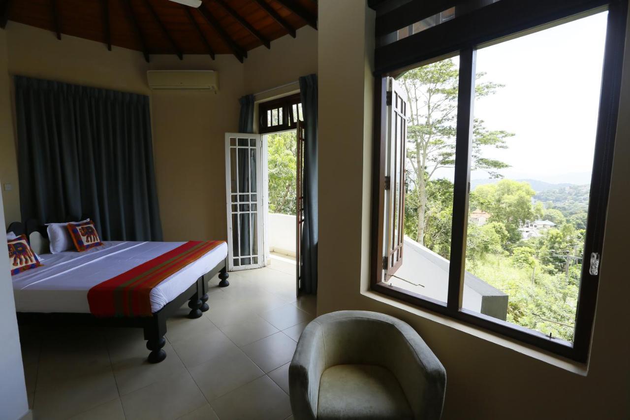 Crown Hills Kandy Inn Bagian luar foto