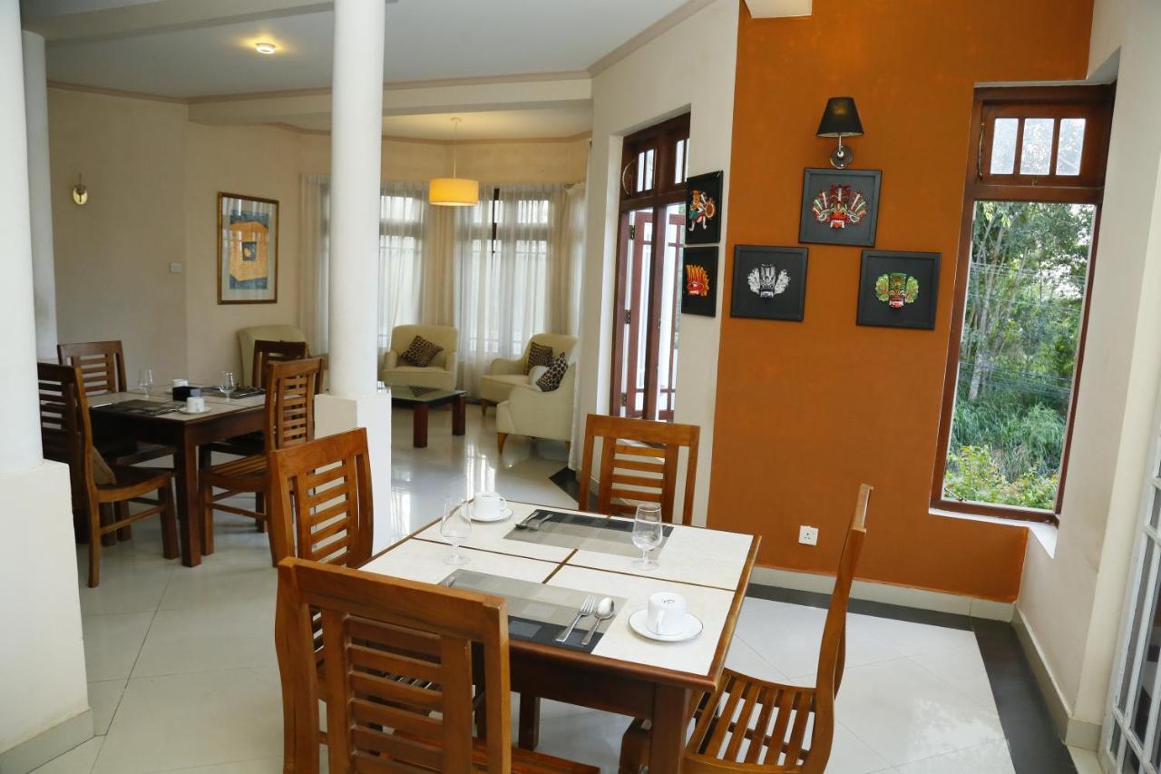 Crown Hills Kandy Inn Bagian luar foto