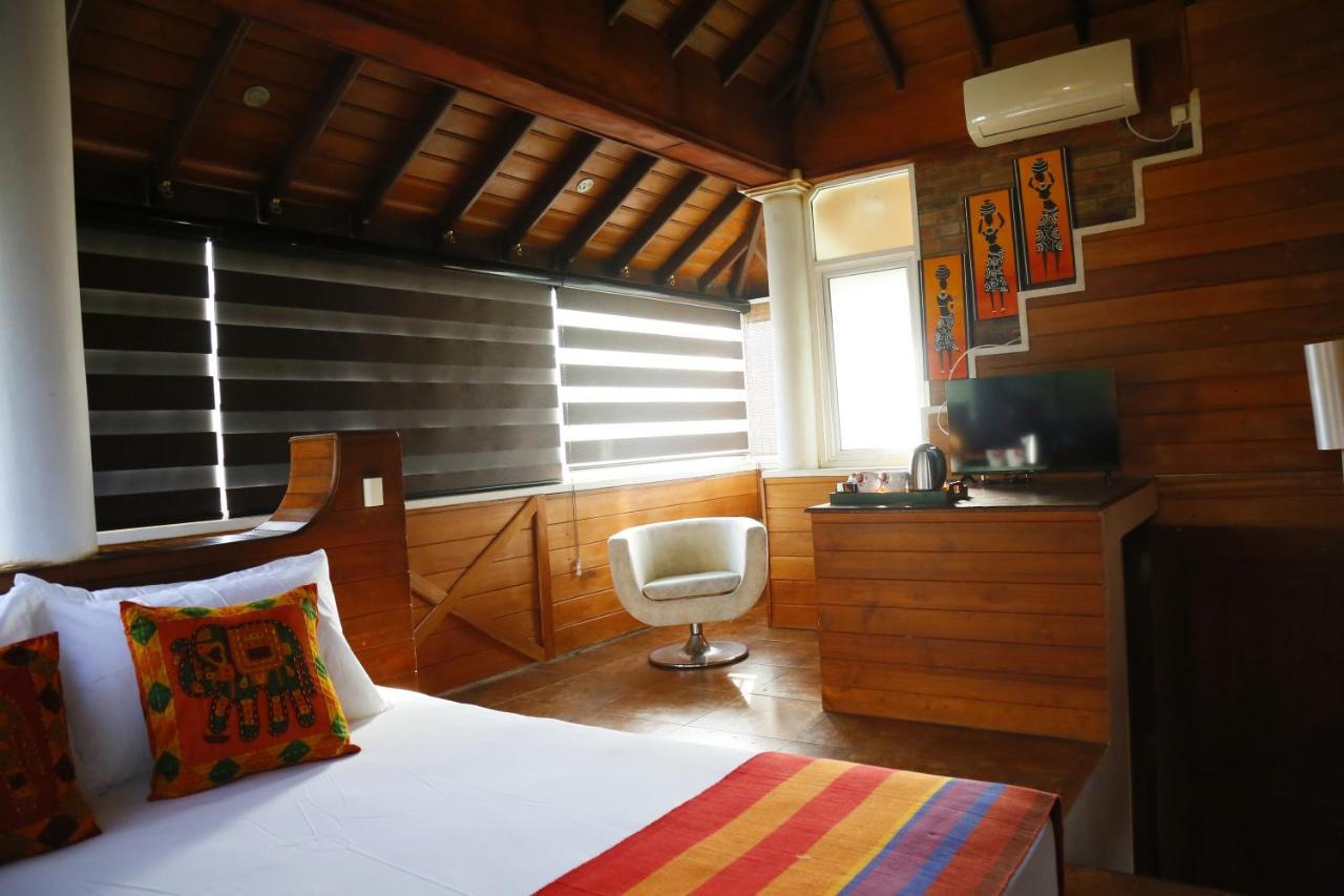 Crown Hills Kandy Inn Bagian luar foto