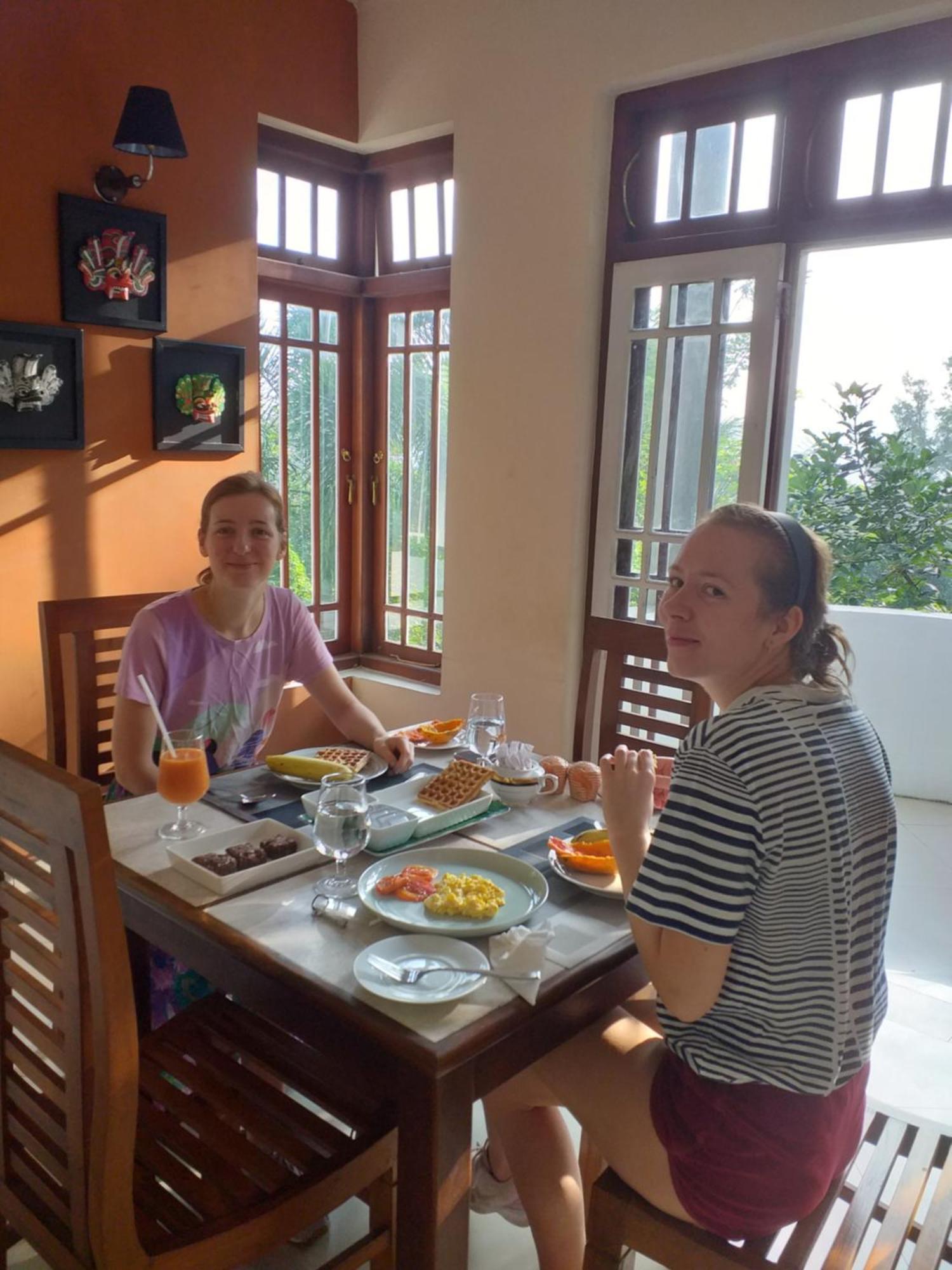 Crown Hills Kandy Inn Bagian luar foto