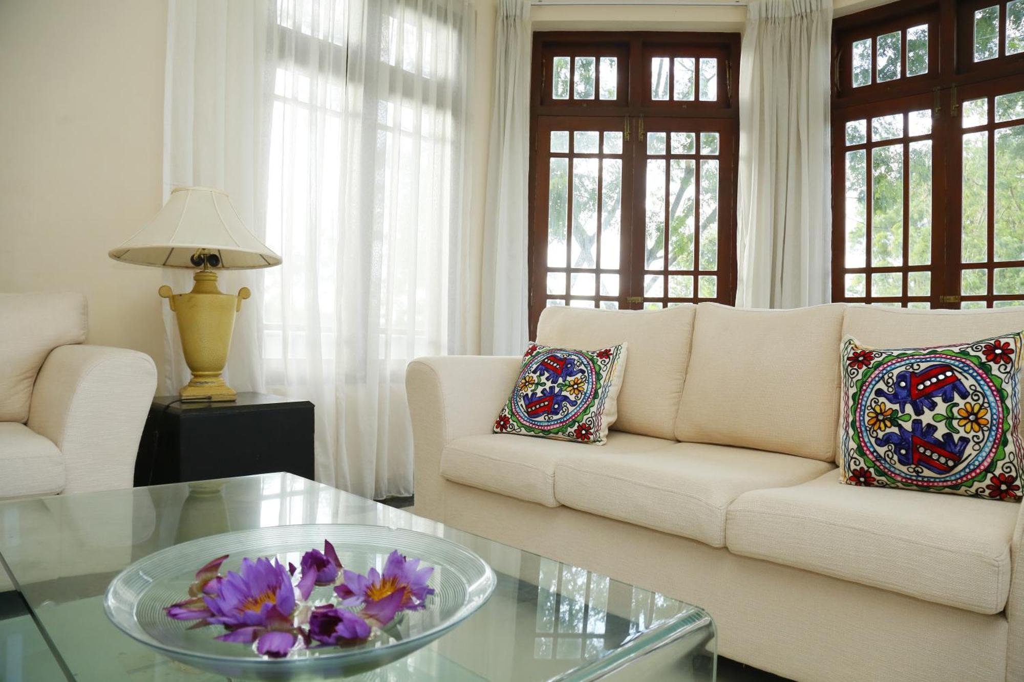 Crown Hills Kandy Inn Bagian luar foto